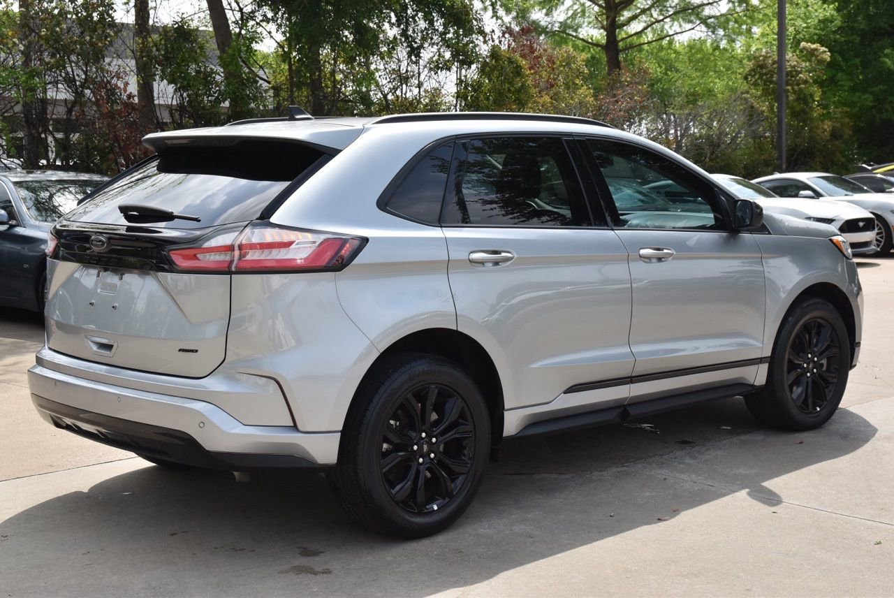 Certified 2023 Ford Edge SE w/ Black Appearance Package image 8