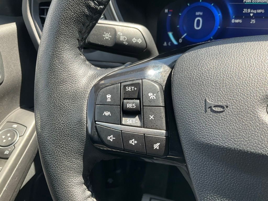 Certified 2021 Ford Escape Titanium w/ Class II Trailer Tow Package image 4