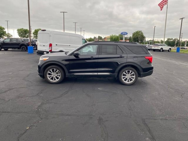 Certified 2023 Ford Explorer XLT w/ Equipment Group 202A AWD/4WD image 2