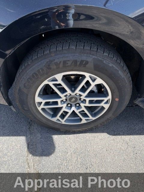 Certified 2025 Ford Expedition Max Active AWD/4WD image 13