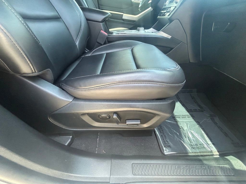 Certified 2022 Ford Explorer XLT w/ Equipment Group 202A image 24
