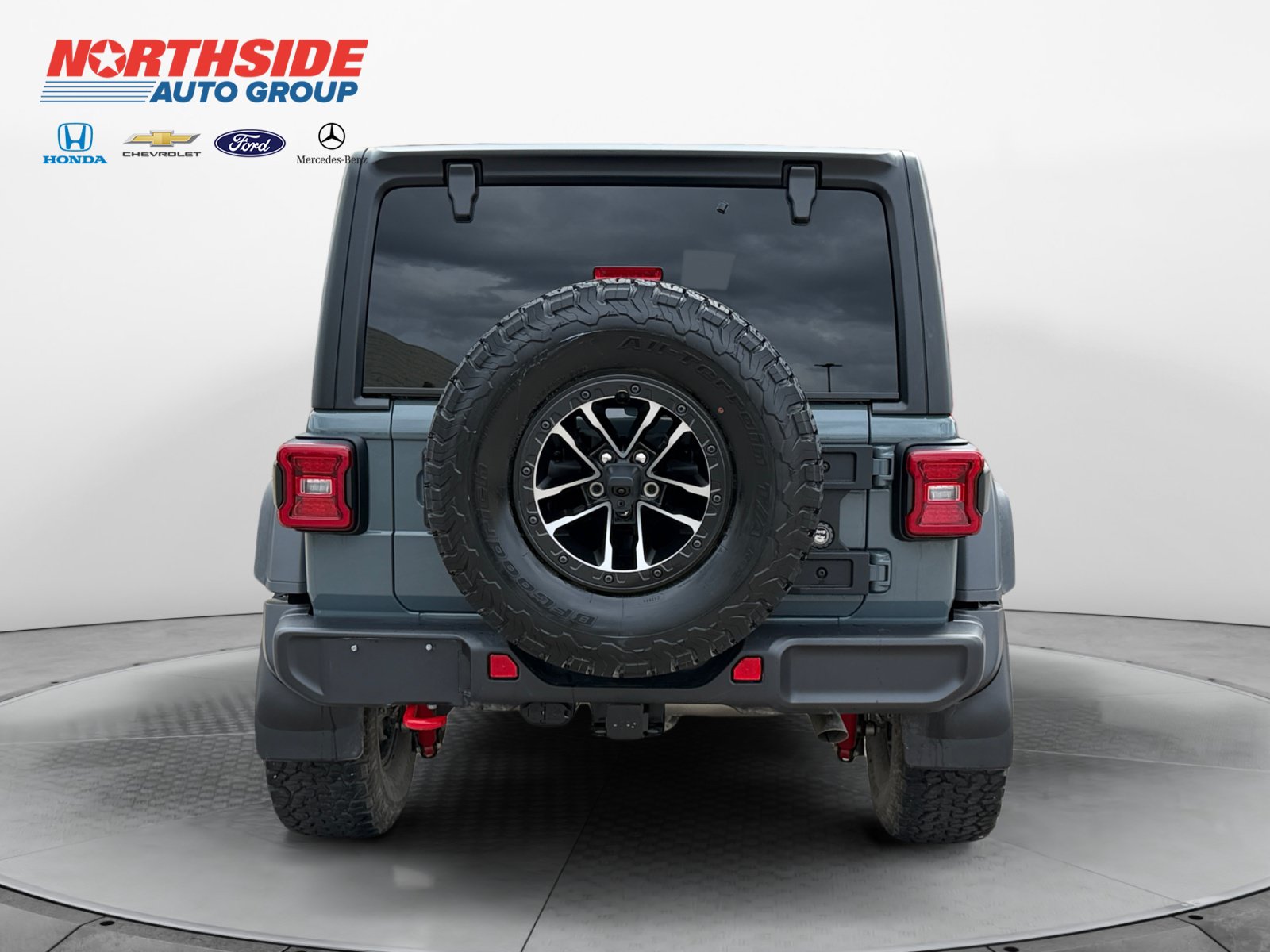 Used 2025 Jeep Wrangler Unlimited Rubicon w/ XTREMEE 35" Tire Package AWD/4WD image 6