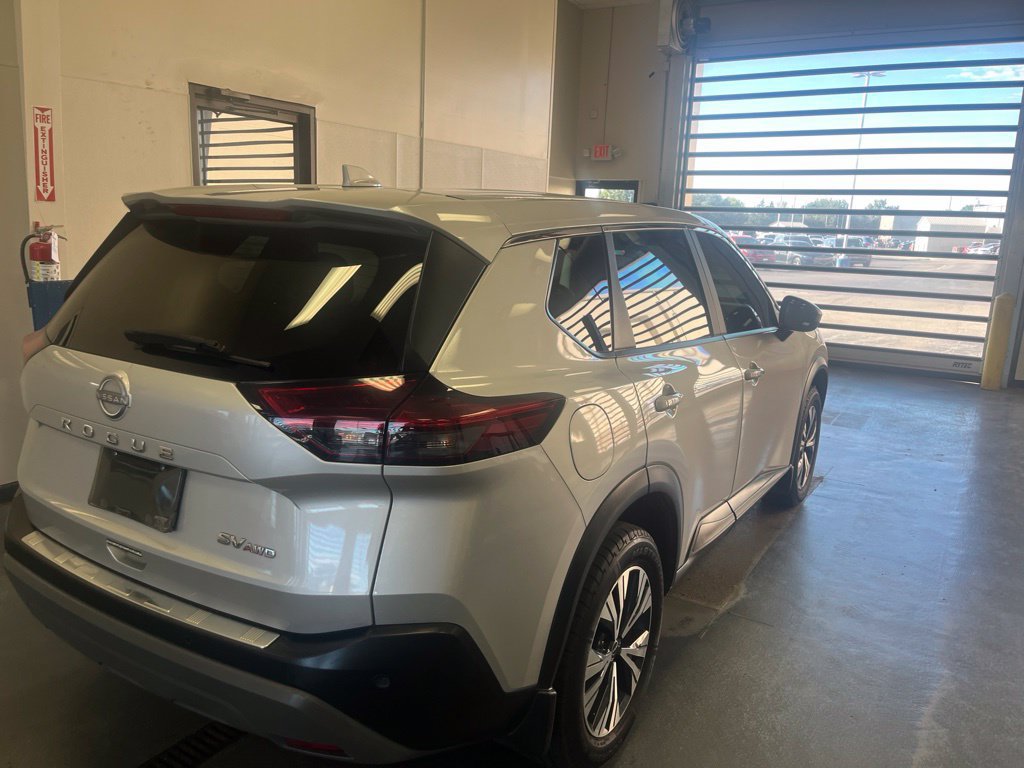 Used 2023 Nissan Rogue SV AWD/4WD image 7