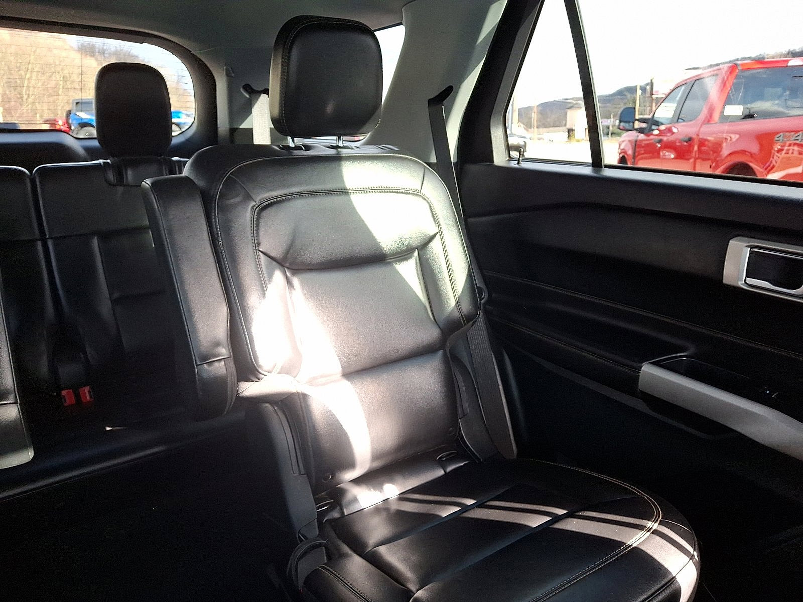 Certified 2024 Ford Explorer XLT w/ Equipment Group 202A image 20