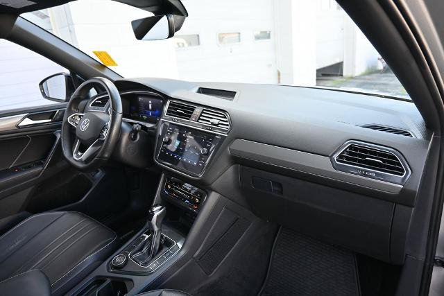 Used 2022 Volkswagen Tiguan SE R-Line AWD/4WD image 22