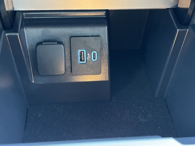 Certified 2021 Ford Explorer XLT w/ Equipment Group 202A image 26