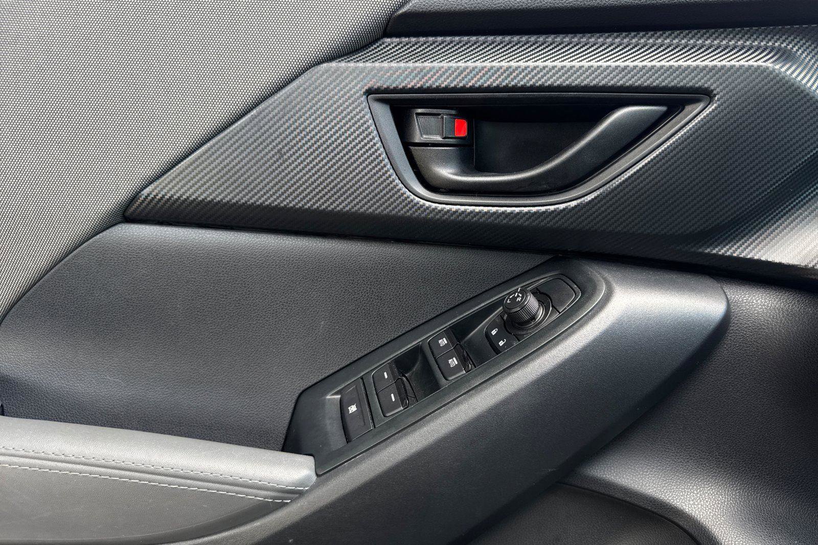 Used 2024 Subaru Crosstrek 2.0i Premium image 9