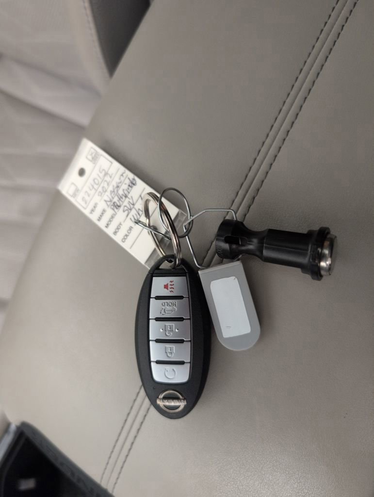 Used 2022 Nissan Pathfinder Platinum w/ Cargo Package image 49