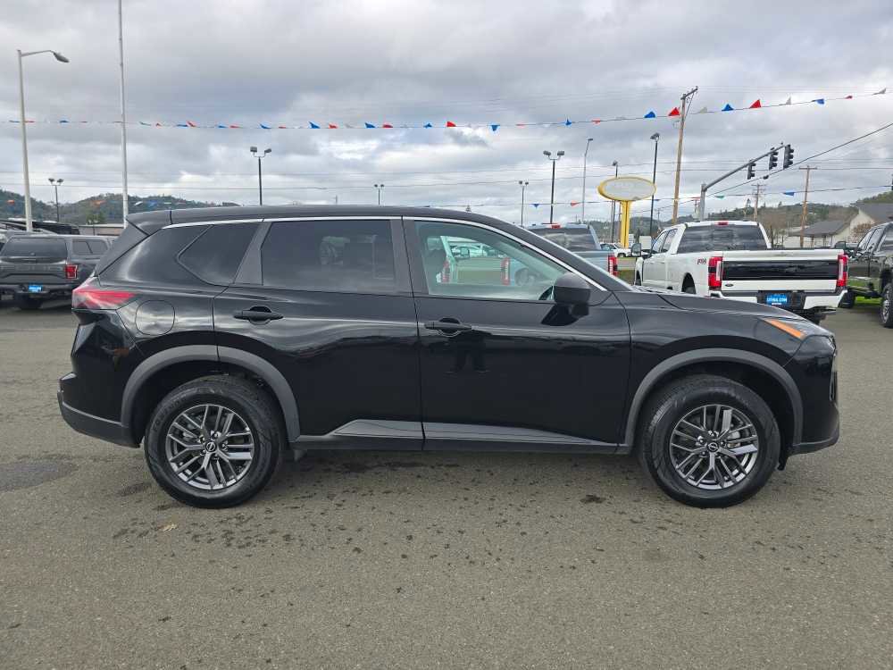 Used 2024 Nissan Rogue S image 6