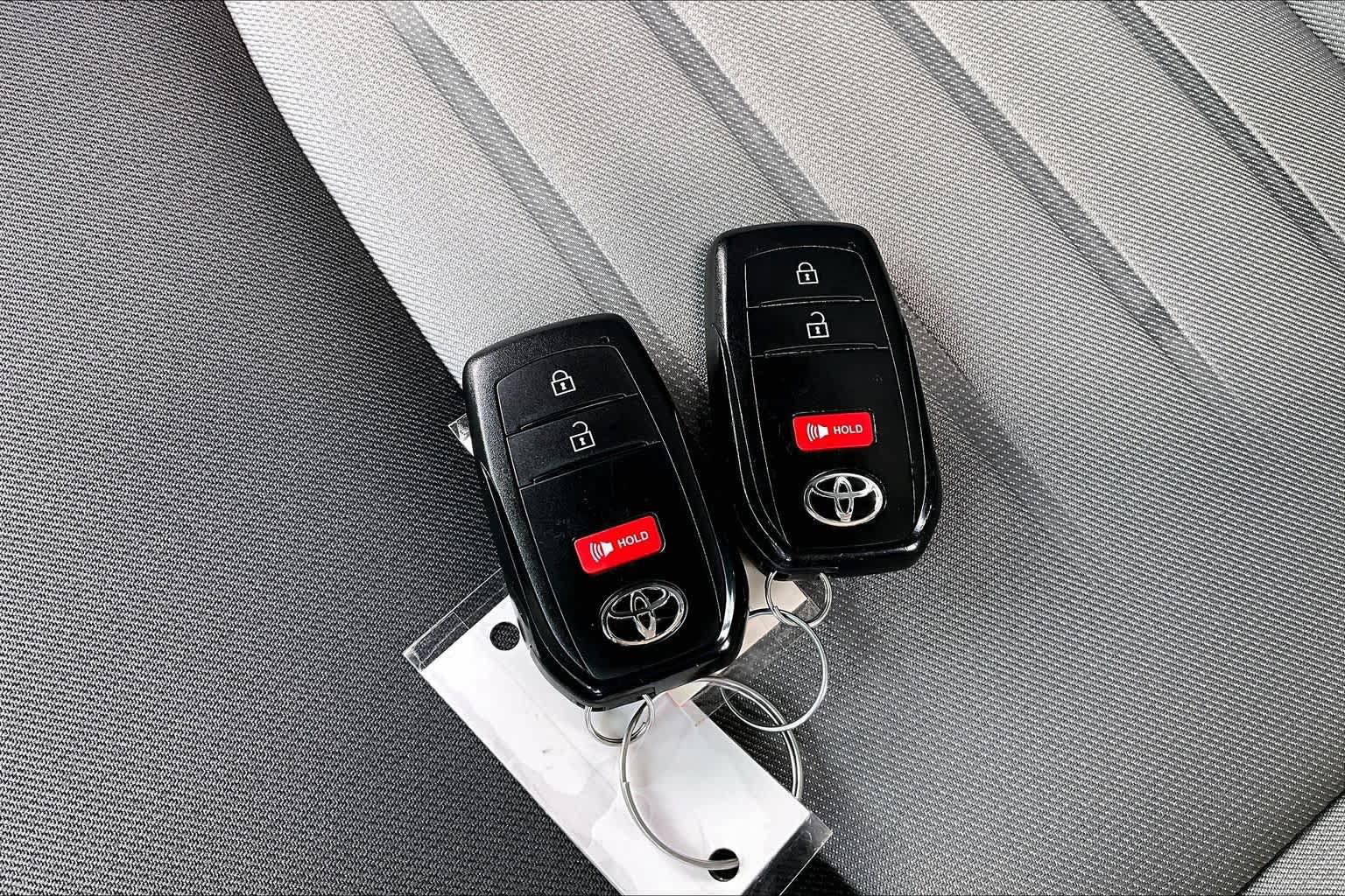 Used 2025 Toyota Tacoma TRD Sport AWD/4WD image 13