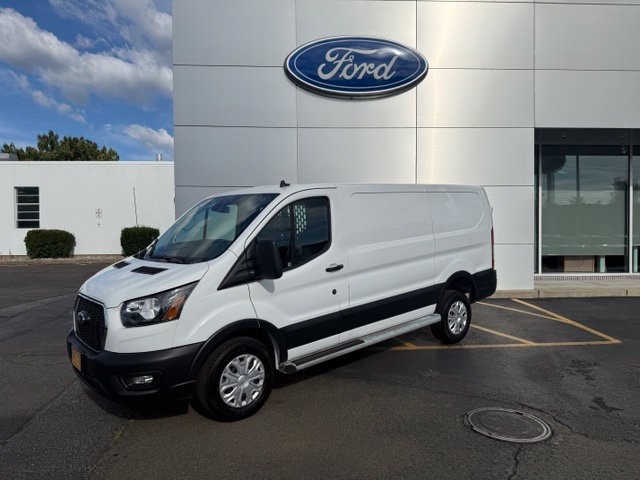 Certified 2025 Ford Transit 250 Low Roof w/ Exterior Upgrade Package RWD image 2