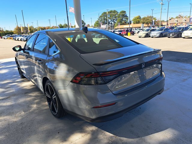 Used 2023 Honda Accord Sport image 2