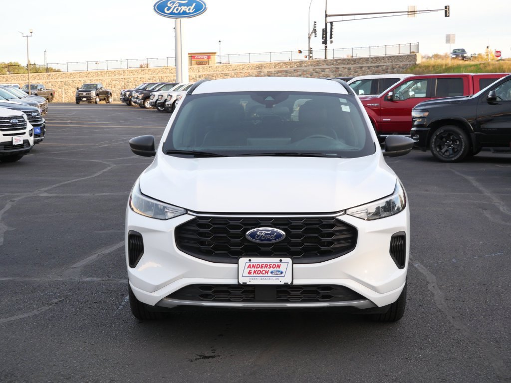 Certified 2023 Ford Escape ST-Line w/ Tech Pack #1 AWD/4WD image 3