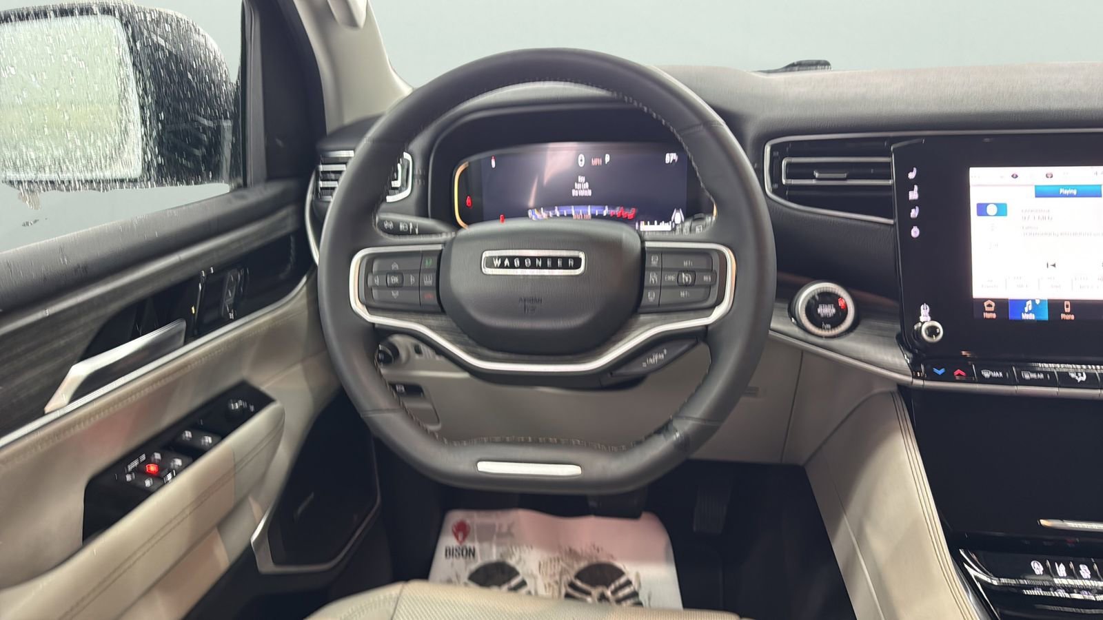 Used 2024 Jeep Wagoneer L Series II RWD image 12
