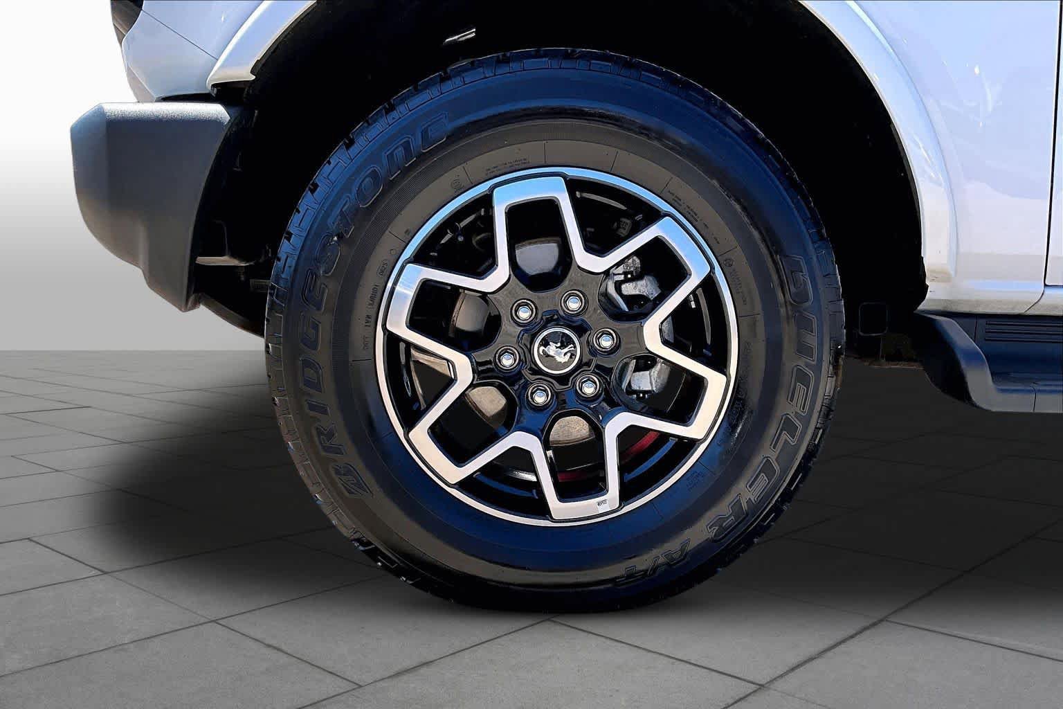 Certified 2025 Ford Bronco Outer Banks AWD/4WD image 11