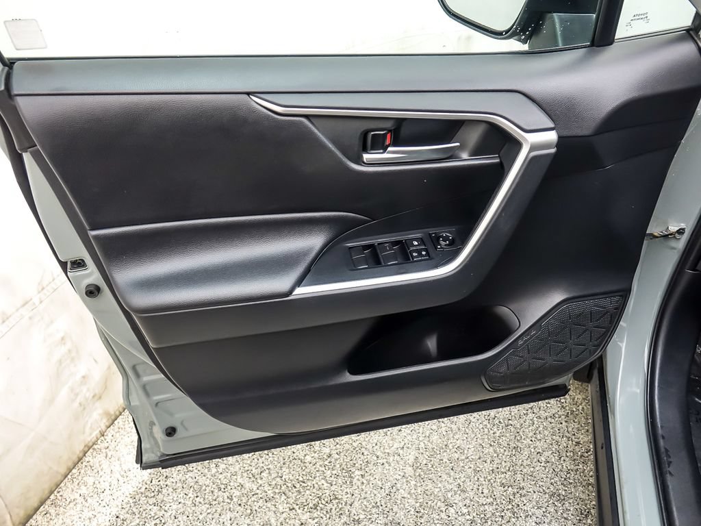 Used 2019 Toyota RAV4 XLE w/ All Weather Liner Package AWD/4WD image 21
