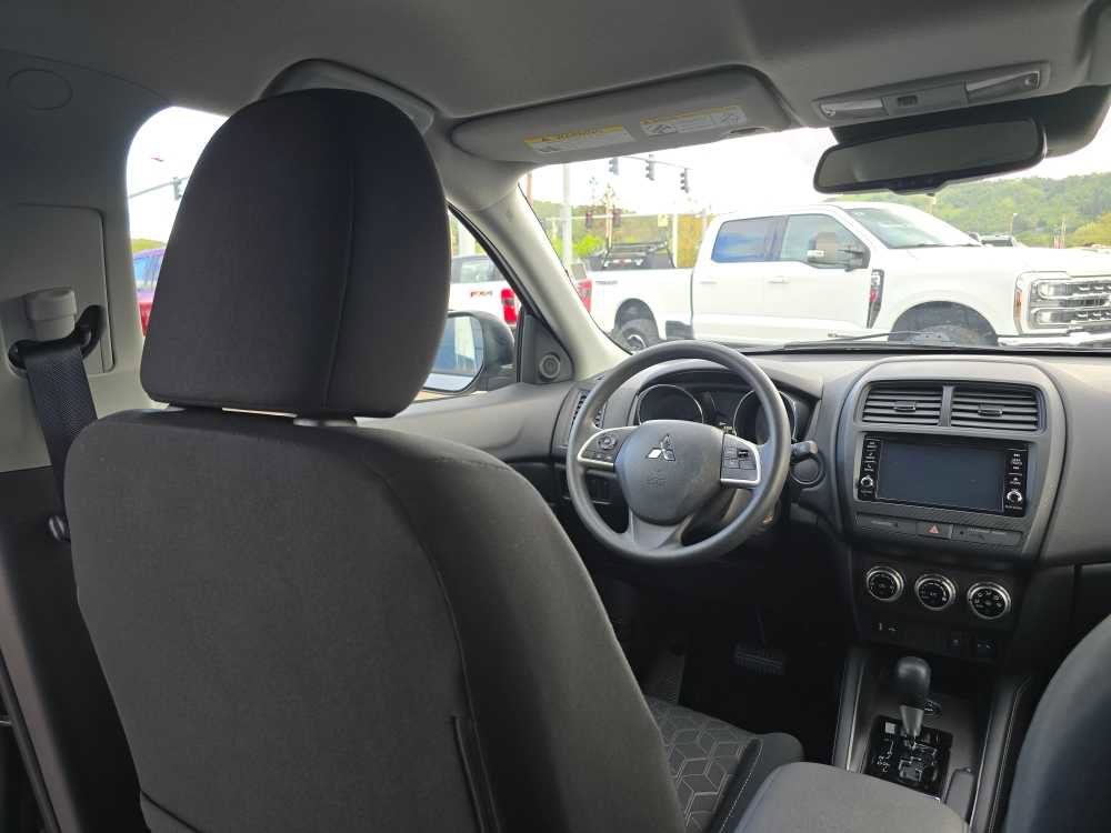 Used 2025 Mitsubishi Outlander Sport ES AWD/4WD image 10