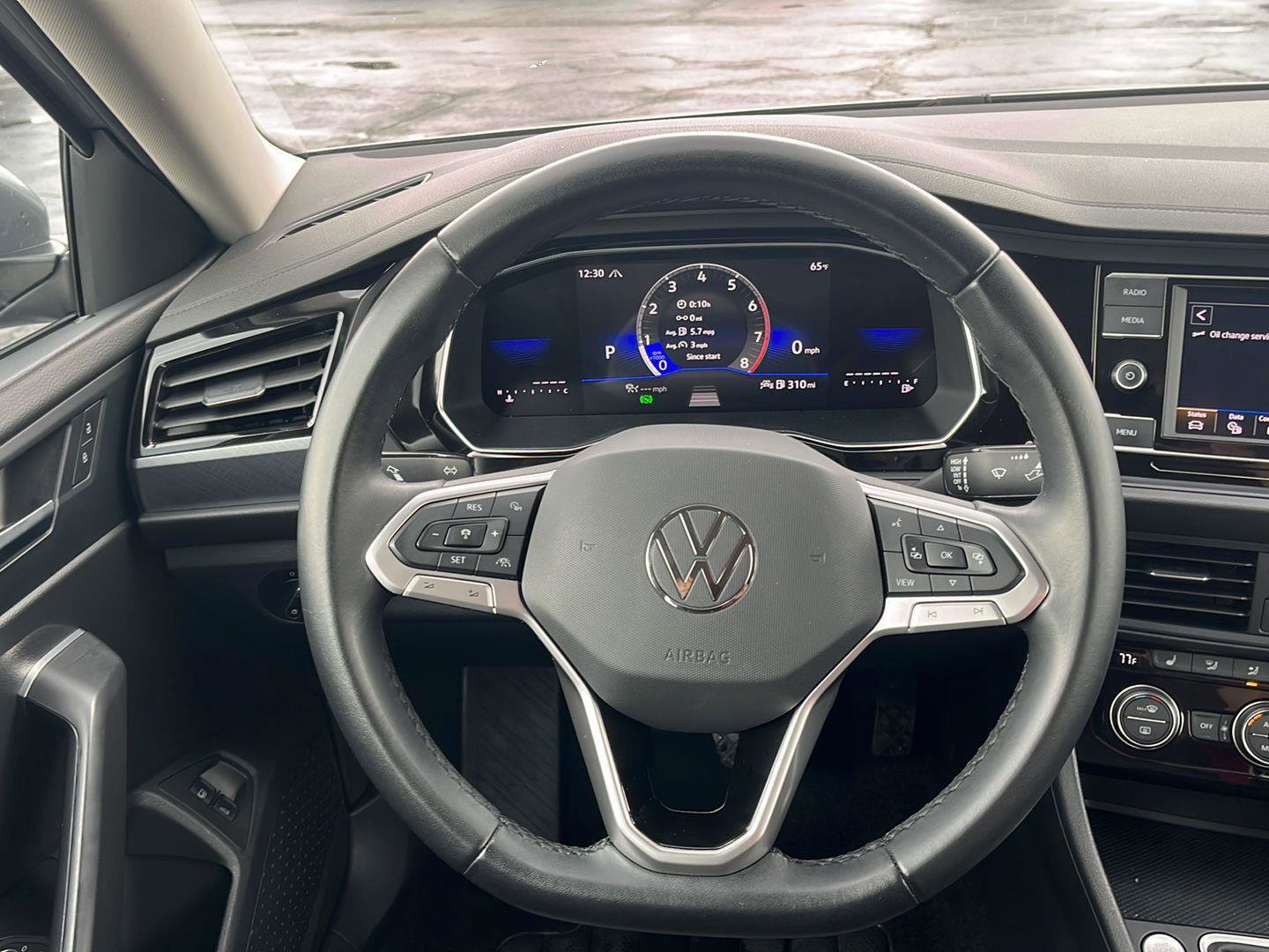 Used 2024 Volkswagen Jetta SE image 18