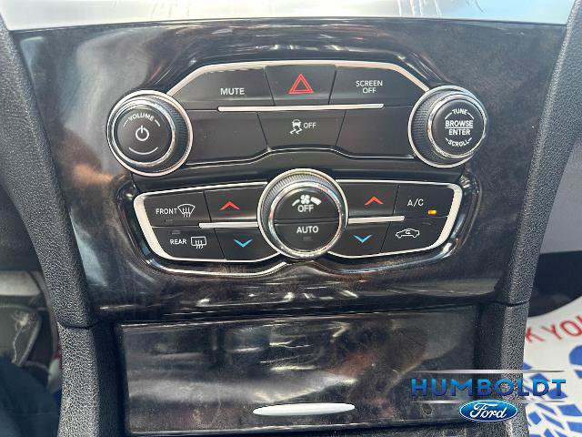 Used 2019 Chrysler 300 Limited AWD/4WD image 23