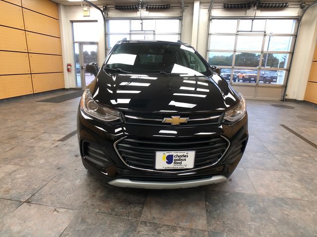 Used 2022 Chevrolet Trax LT w/ LT Convenience Package AWD/4WD image 2