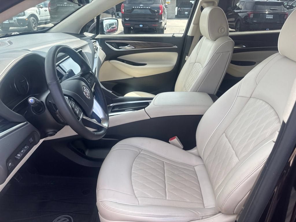 Used 2022 Buick Enclave Avenir w/ Avenir Technology Package AWD/4WD image 2