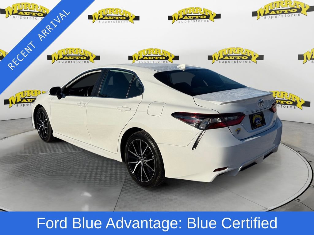 Used 2024 Toyota Camry SE image 3