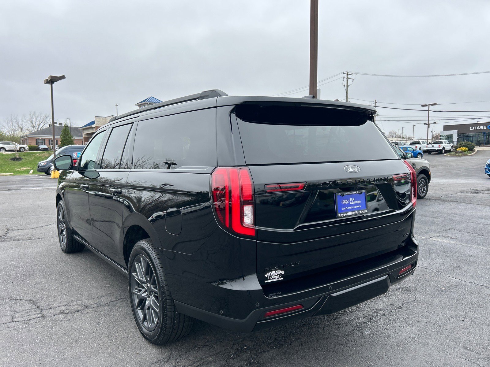 Certified 2025 Ford Expedition Max Platinum w/ Stealth Performance Package AWD/4WD image 12