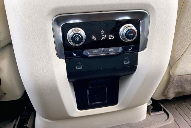 Used 2022 GMC Yukon XL Denali w/ Denali Premium Package RWD image 33