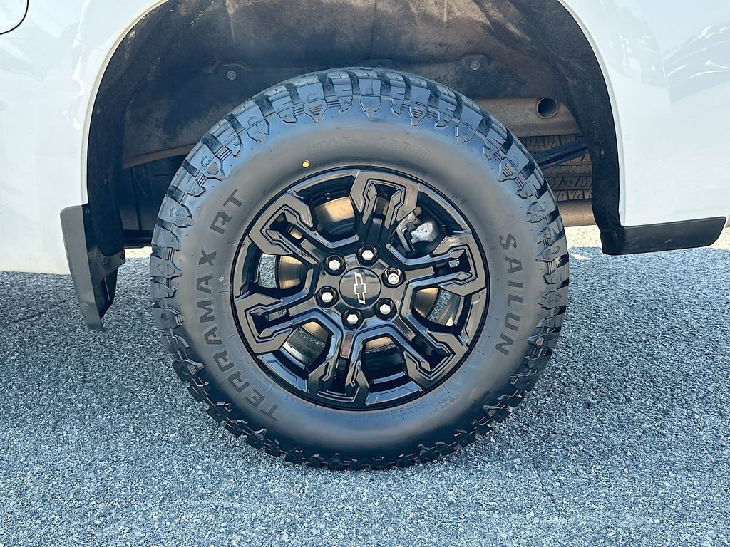 Used 2022 Chevrolet Silverado 1500 LT AWD/4WD image 24