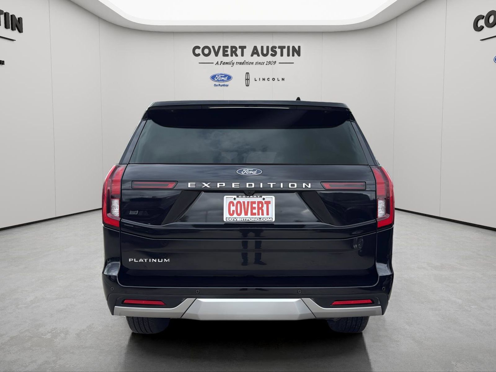 Certified 2025 Ford Expedition Platinum AWD/4WD image 4