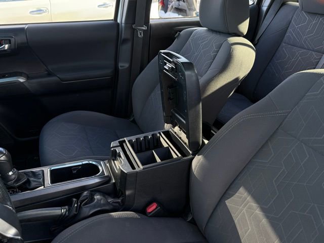 Used 2019 Toyota Tacoma TRD Off-Road w/ Technology Package image 30