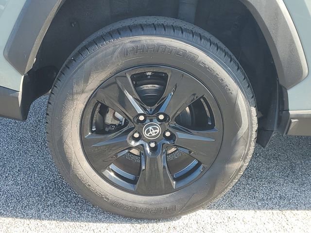 Used 2019 Toyota RAV4 XLE image 5