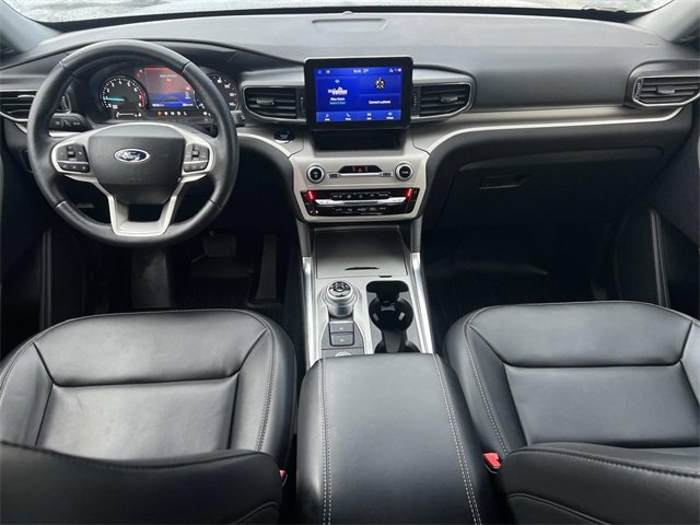 Certified 2022 Ford Explorer XLT w/ Equipment Group 202A image 16