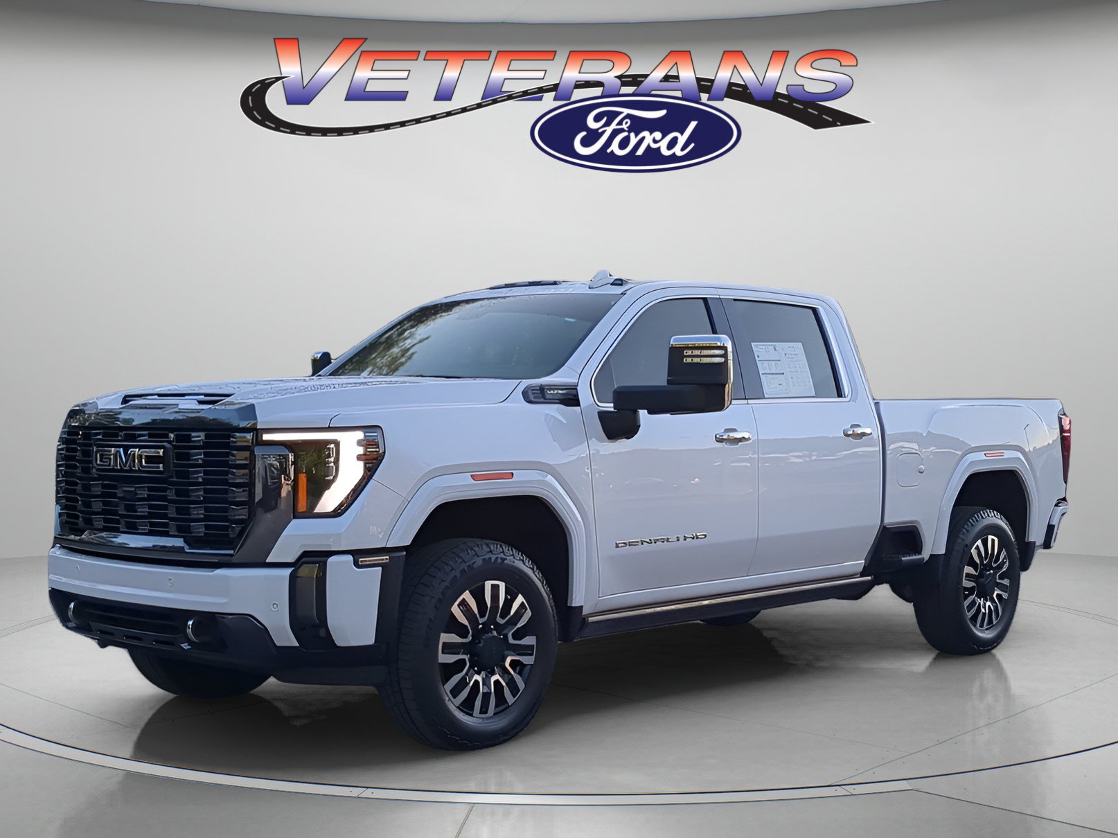 Used 2024 GMC Sierra 2500 Denali Ultimate AWD/4WD image 1