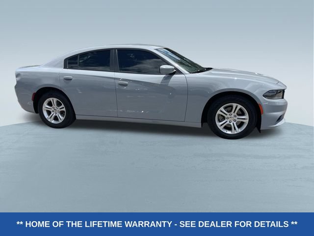 Used 2022 Dodge Charger SXT RWD image 2