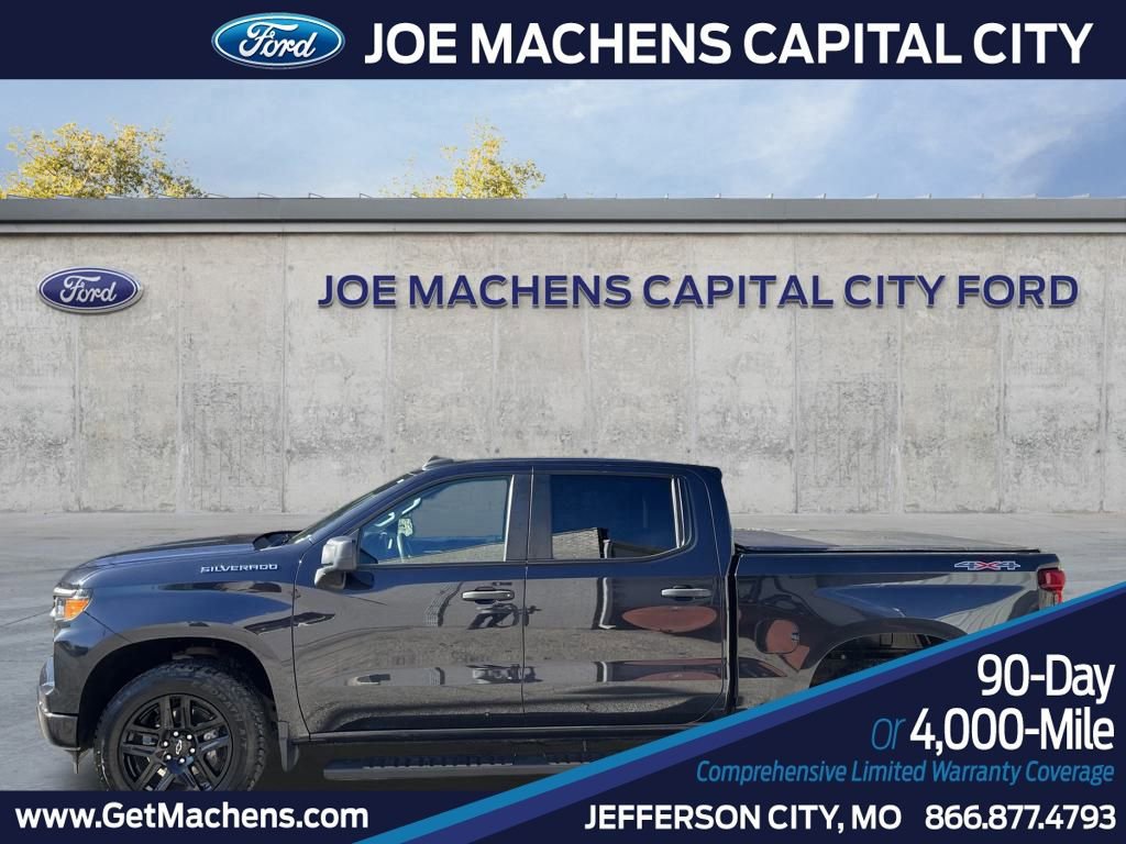 Used 2023 Chevrolet Silverado 1500 Custom image 2