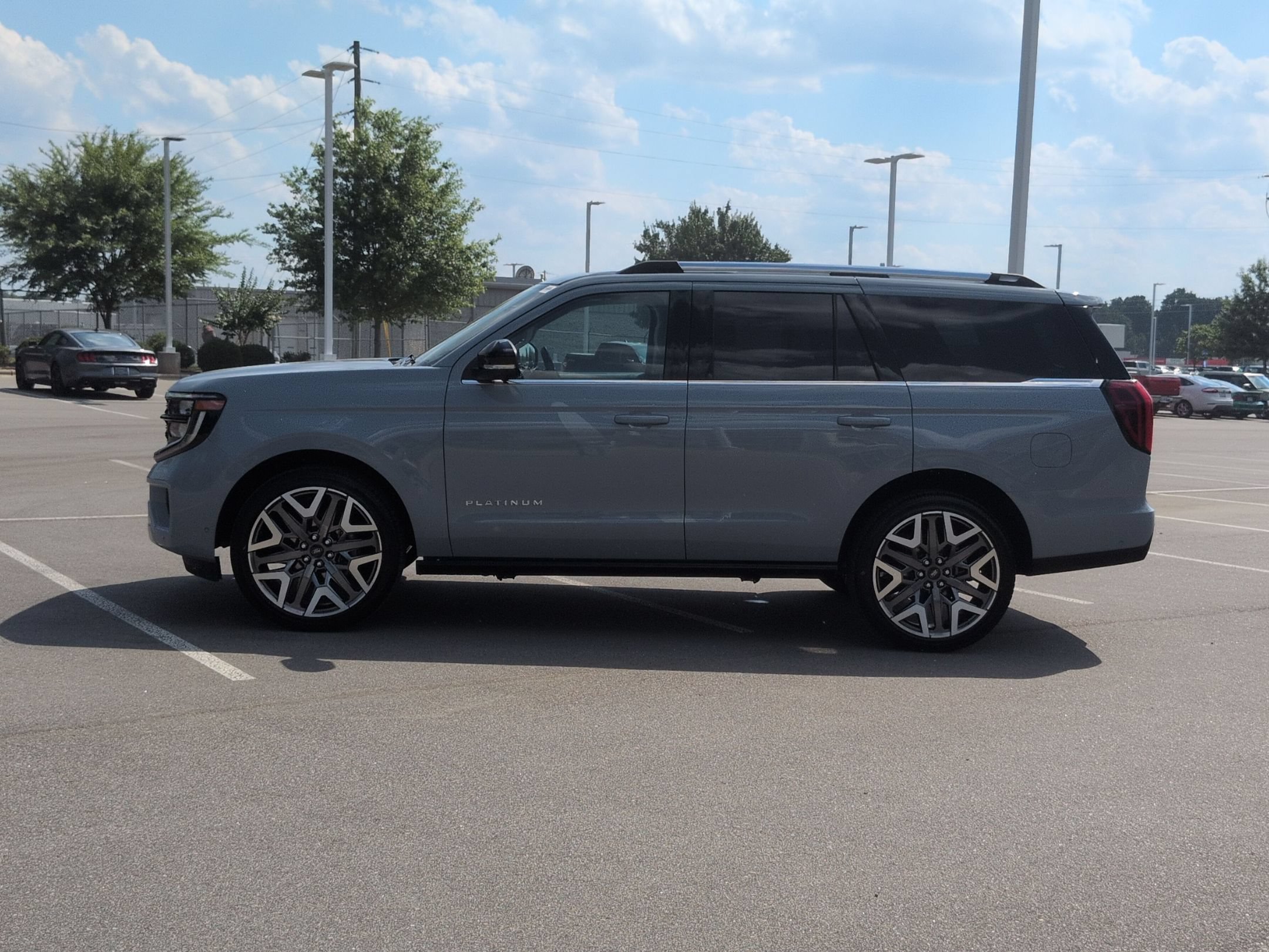 Certified 2025 Ford Expedition Platinum w/ Platinum Ultimate Package AWD/4WD image 7