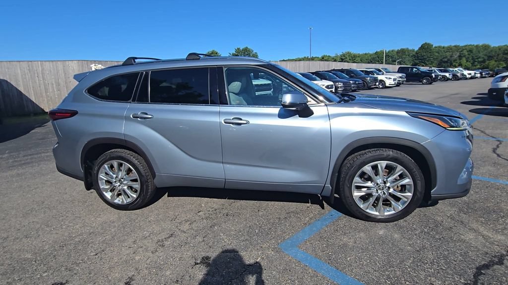 Used 2020 Toyota Highlander Limited AWD/4WD image 21