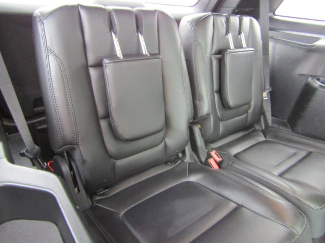 Certified 2018 Ford Explorer XLT w/ Equipment Group 202A image 12