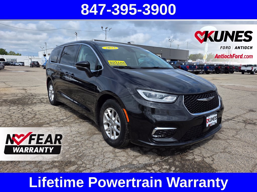 Used 2023 Chrysler Pacifica Touring-L