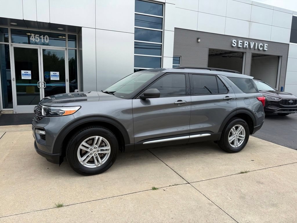 Certified 2024 Ford Explorer XLT w/ Equipment Group 202A AWD/4WD image 6