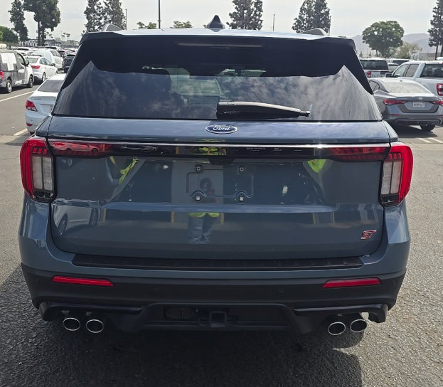 Certified 2025 Ford Explorer ST AWD/4WD image 5