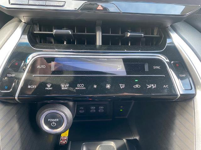 Used 2023 Toyota Venza Nightshade image 23