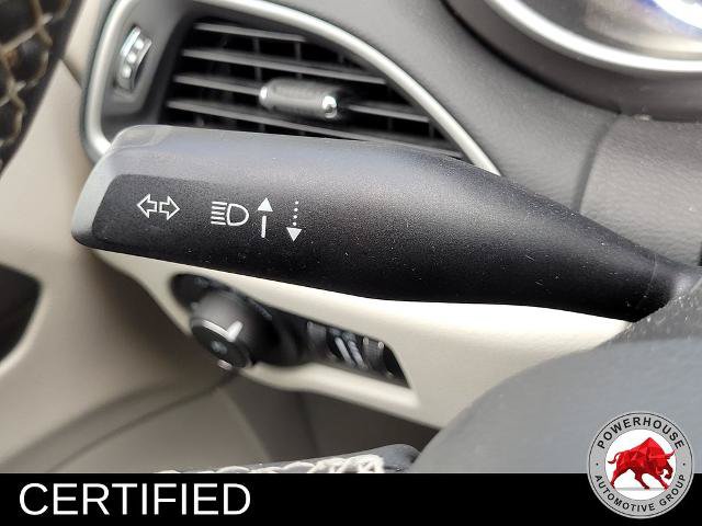 Used 2023 Chrysler Pacifica Touring-L FWD image 32