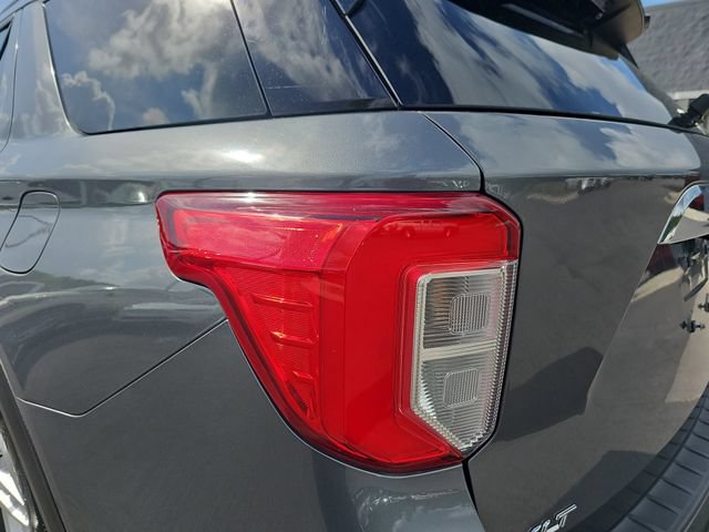 Certified 2023 Ford Explorer XLT w/ Equipment Group 202A AWD/4WD image 35