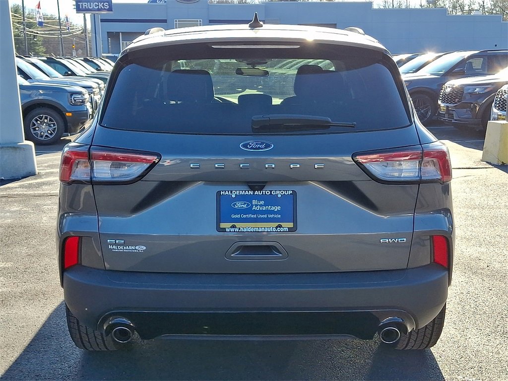 Certified 2022 Ford Escape SE w/ SE Sport Appearance Package image 4