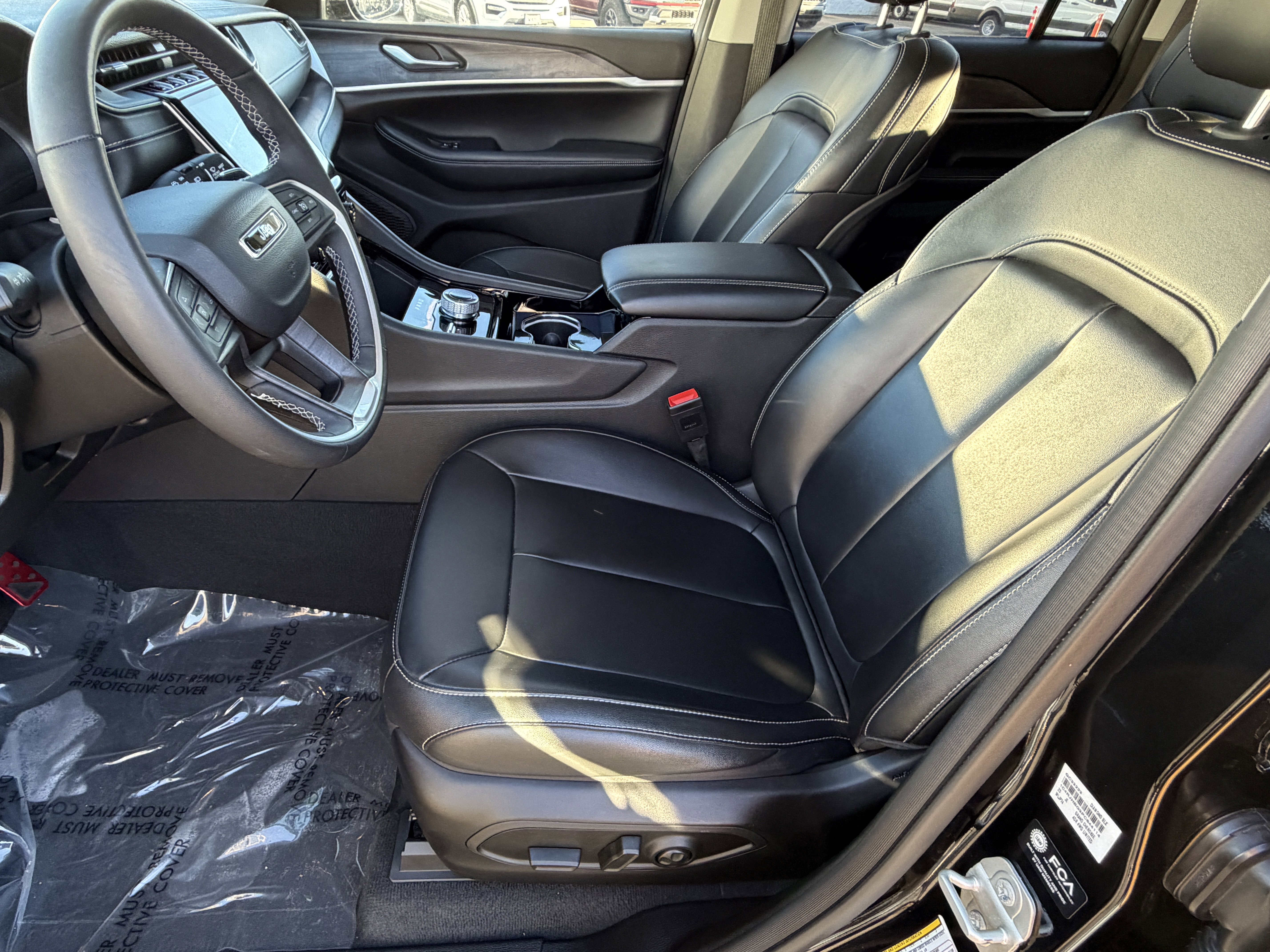 Used 2023 Jeep Grand Cherokee Limited image 11