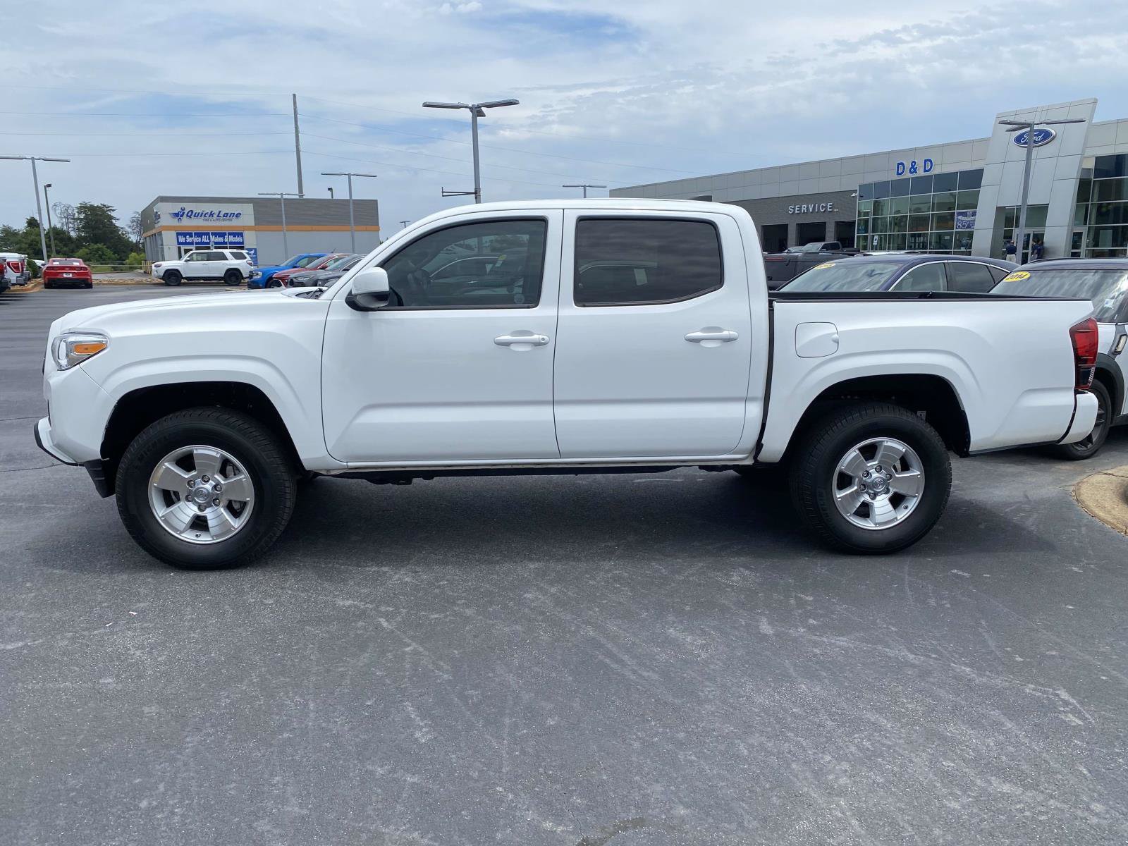 Used 2023 Toyota Tacoma SR AWD/4WD image 4