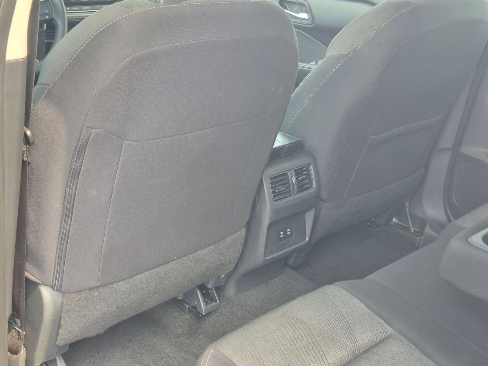 Used 2024 Nissan Rogue SV AWD/4WD image 26