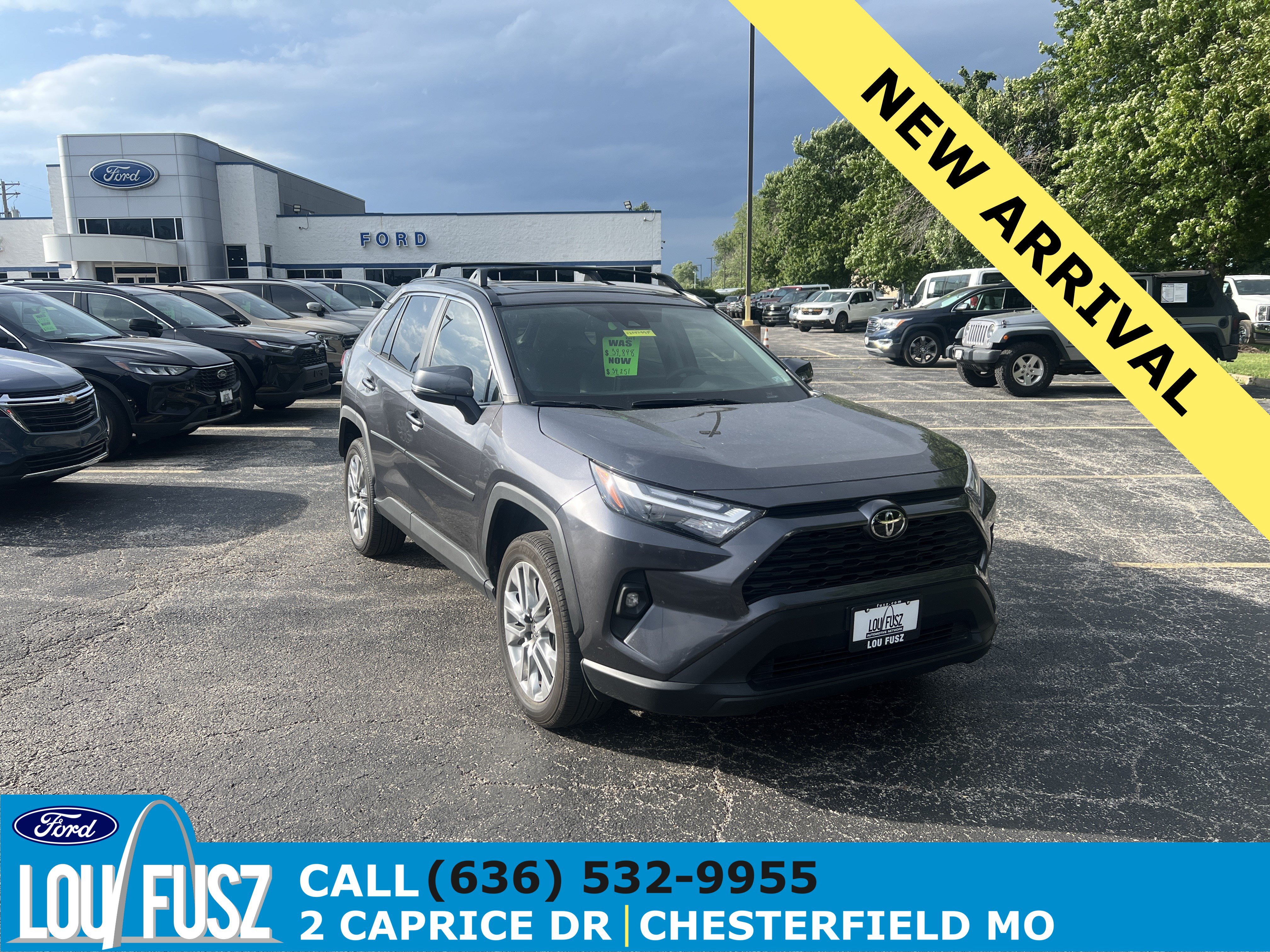 Used 2025 Toyota RAV4 XLE Premium FWD image 1